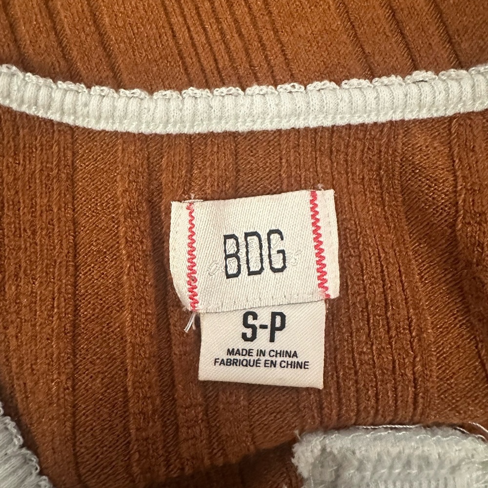 BDG Rust Ribbed Tank with White Trim - Picture 3 of 4